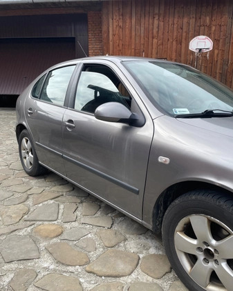 Seat Leon cena 6200 przebieg: 521000, rok produkcji 2004 z Węgliniec małe 137